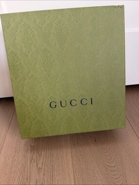 Gucci Olive Green Embossed Logo Box